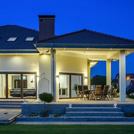 Ms Willa Villa